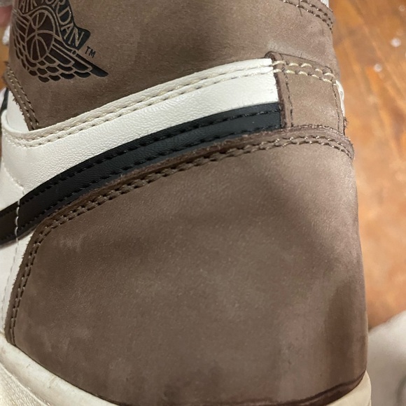 Air Jordan 1 Retro High “Dark Mocha” - Picture 4 of 6